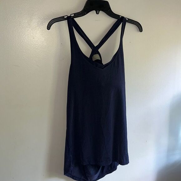 EXCELLENT CONDITION MEDIUM ATHLETA STRAPPY TANK WITH BUILT-IN BRA & OPEN BACK - Picture 1 of 9